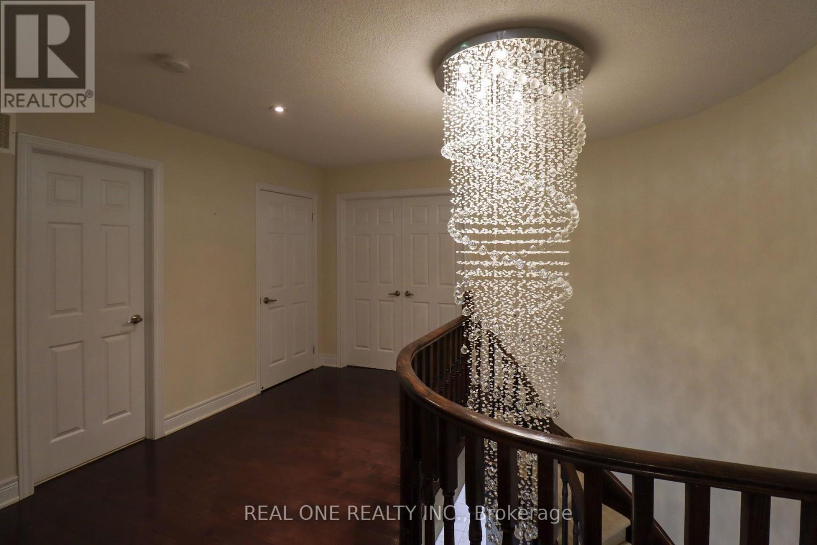 1330 Kestell Boulevard, Oakville, Ontario L6H 0C8 - Photo 24 - W12592928