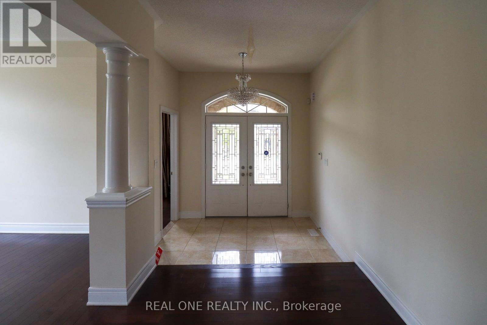 1330 Kestell Boulevard, Oakville, Ontario L6H 0C8 - Photo 3 - W12592928