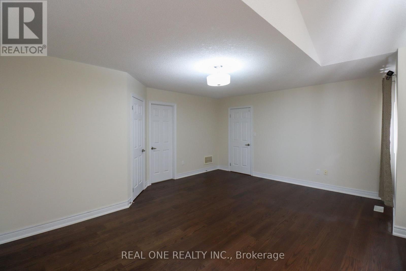 1330 Kestell Boulevard, Oakville, Ontario L6H 0C8 - Photo 38 - W12592928