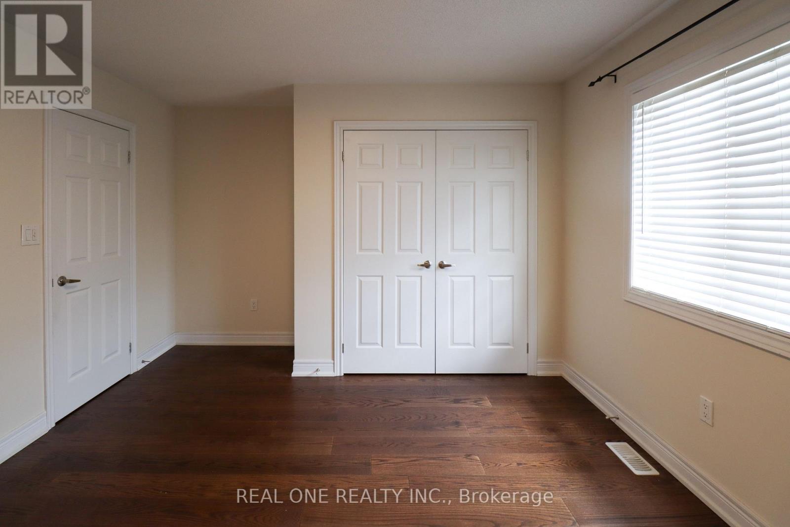 1330 Kestell Boulevard, Oakville, Ontario L6H 0C8 - Photo 42 - W12592928