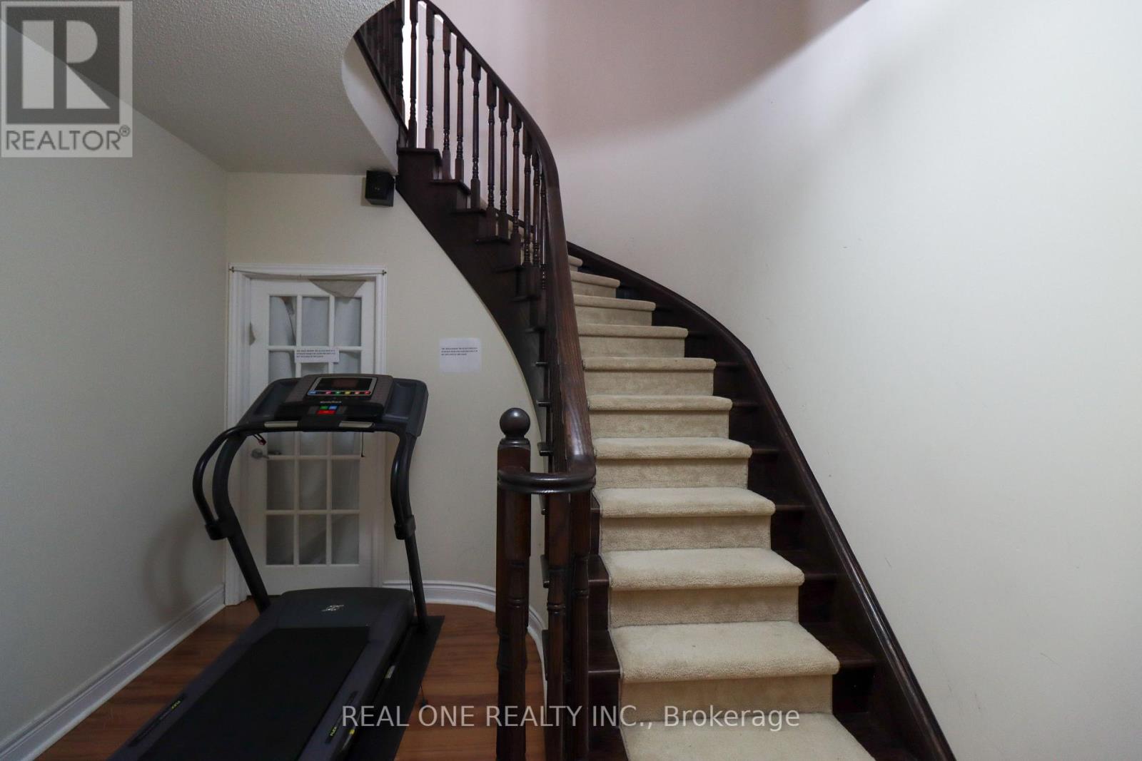 1330 Kestell Boulevard, Oakville, Ontario L6H 0C8 - Photo 45 - W12592928