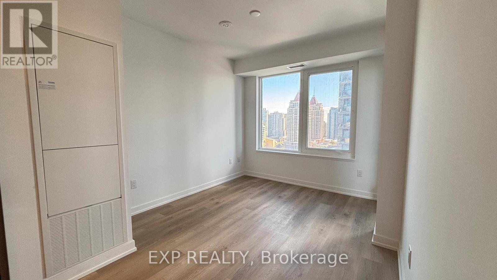 1606 - 395 Square One Drive, Mississauga, Ontario L5B 0P6 - Photo 8 - W12592958