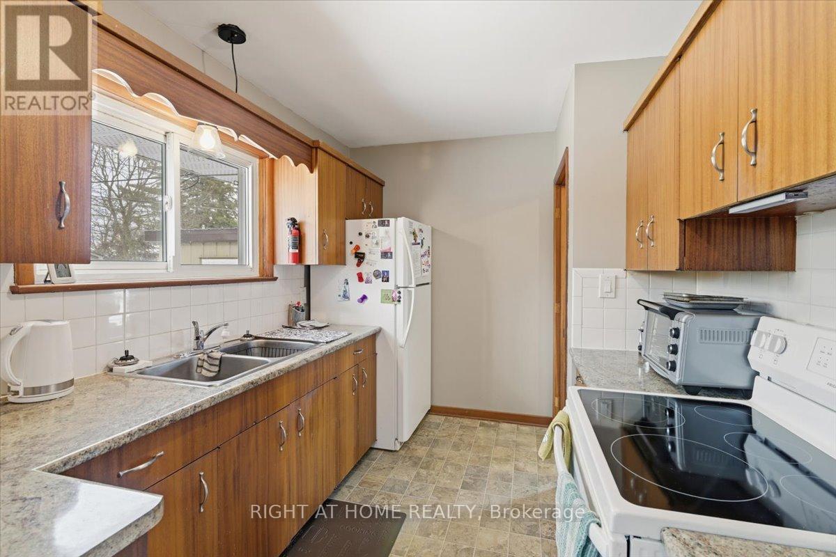 12 Maryknoll Avenue, Kawartha Lakes, Ontario  K9V 1A8 - Photo 9 - X12592922