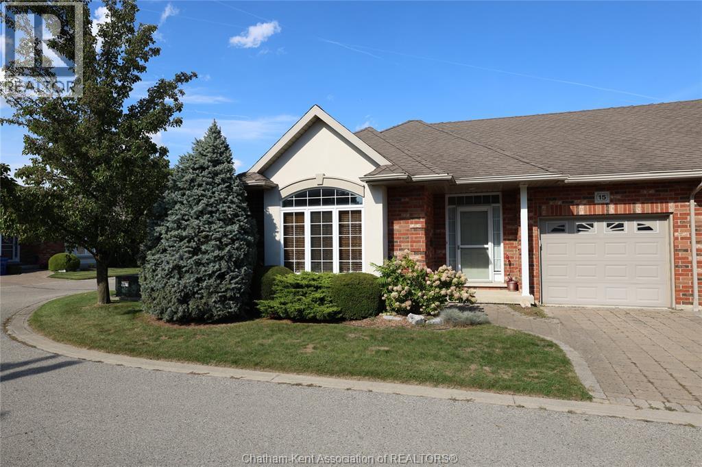 15 Oakgrove LANE, Chatham, Ontario