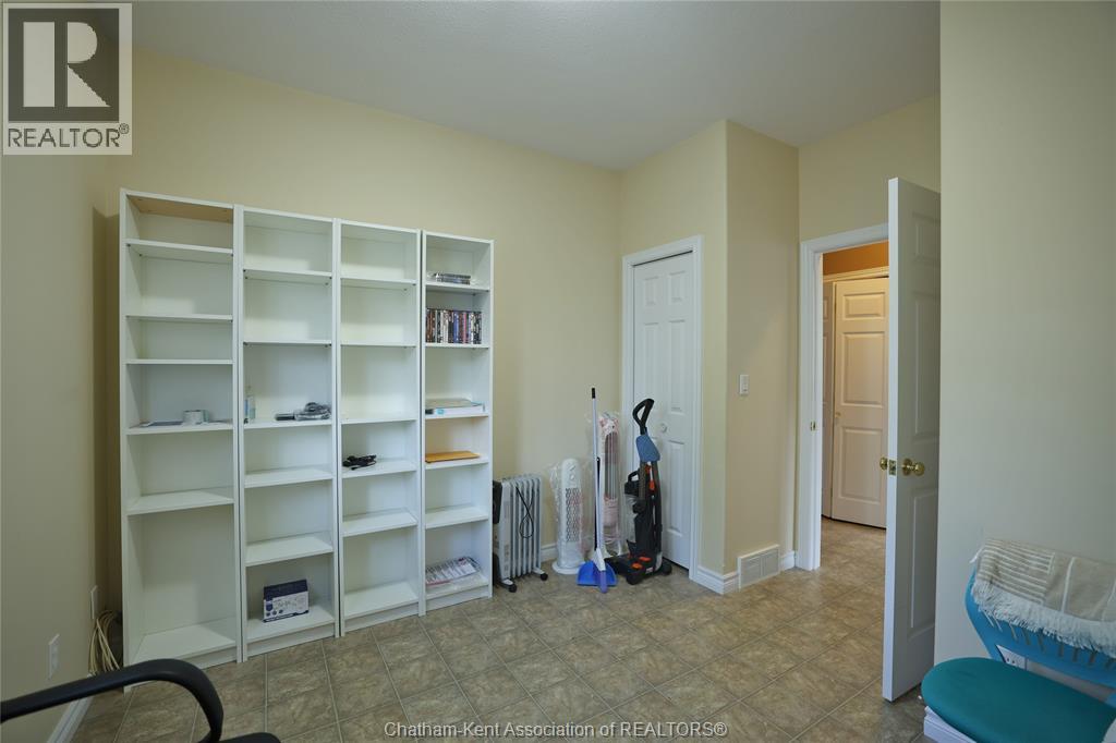 15 Oakgrove Lane, Chatham, Ontario  N7L 5R9 - Photo 8 - 25030928