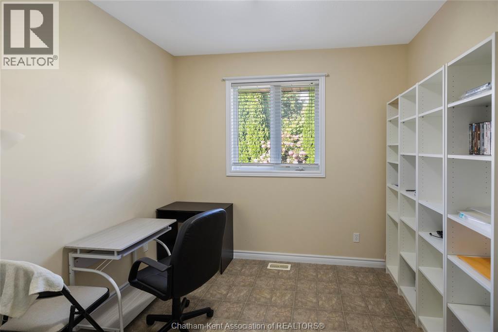 15 Oakgrove Lane, Chatham, Ontario  N7L 5R9 - Photo 9 - 25030928