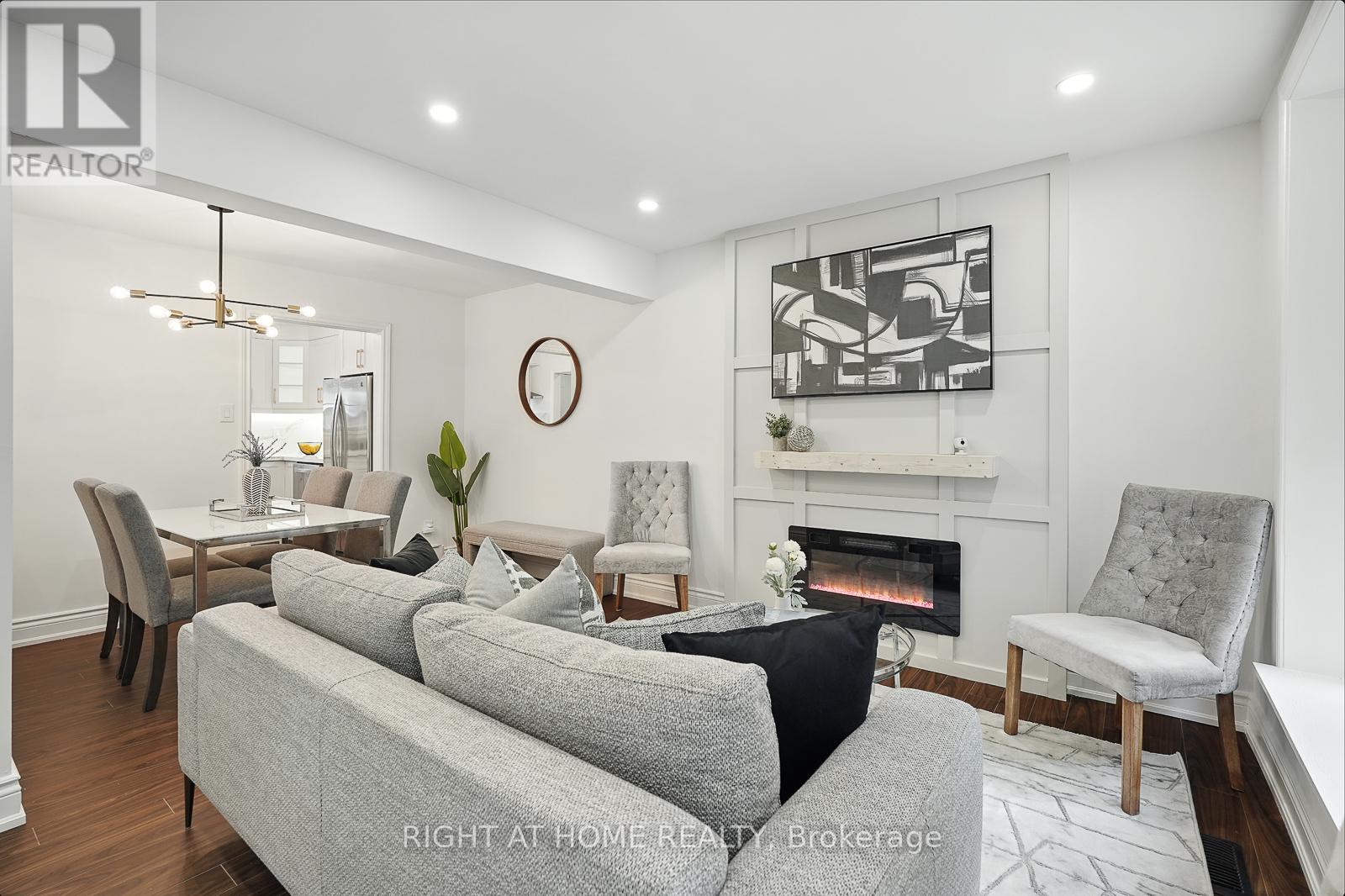 413 Enfield Road, Burlington, Ontario  L7T 2X5 - Photo 3 - W12451106