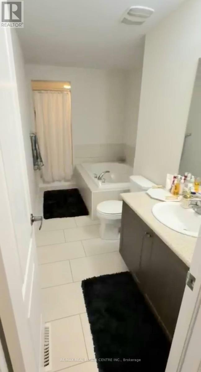 485 Queen Mary Drive, Brampton, Ontario  L7A 4M4 - Photo 18 - W12570448