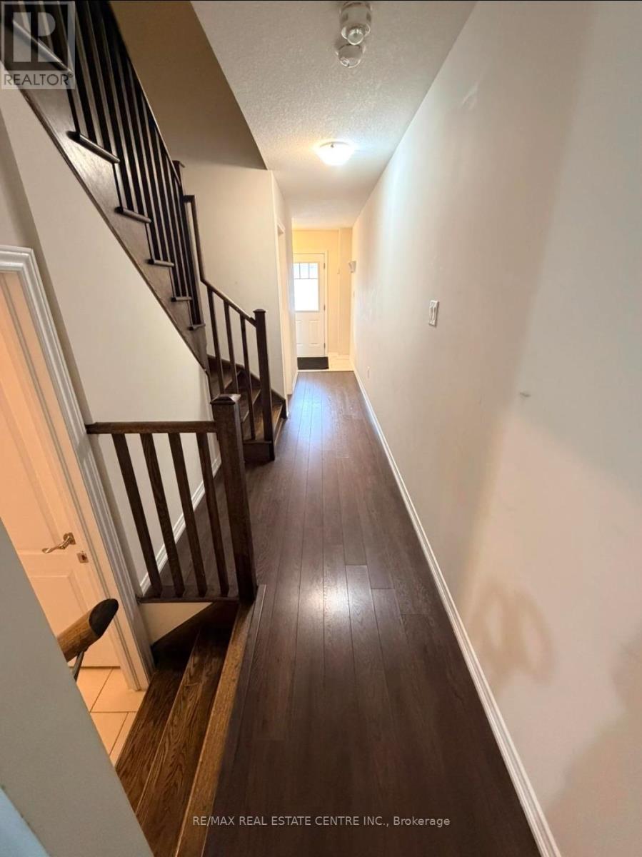 485 Queen Mary Drive, Brampton, Ontario  L7A 4M4 - Photo 2 - W12570448