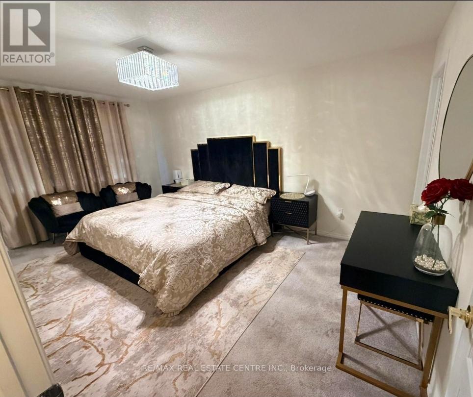 485 Queen Mary Drive, Brampton, Ontario  L7A 4M4 - Photo 12 - W12570448