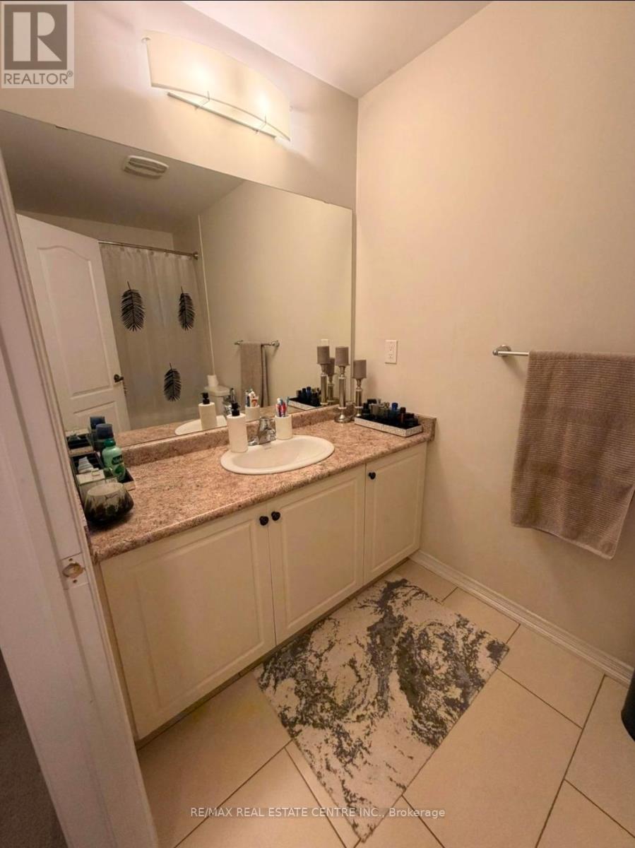 485 Queen Mary Drive, Brampton, Ontario  L7A 4M4 - Photo 13 - W12570448