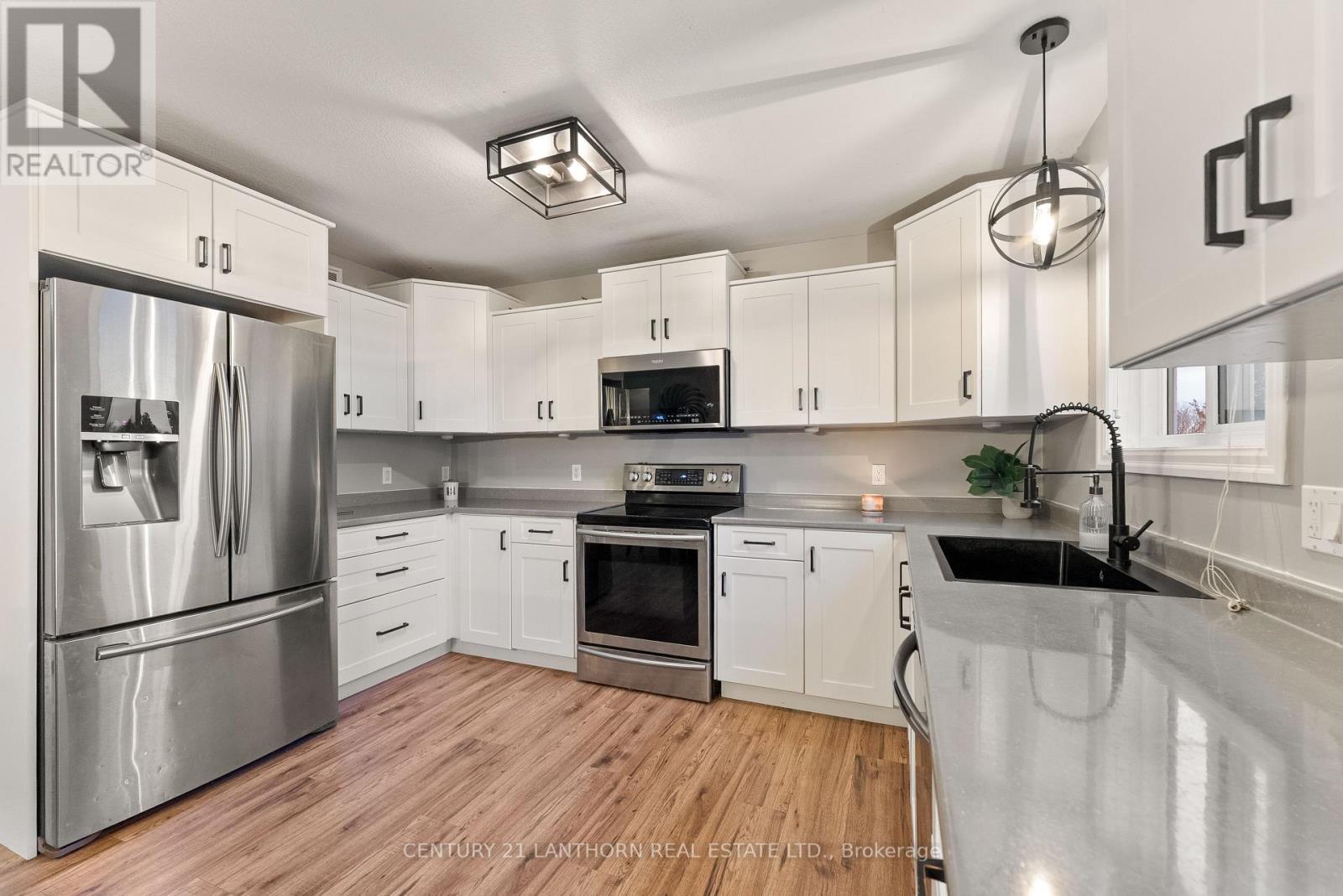 20846 Loyalist Parkway, Prince Edward County, Ontario K0K 1T0 - Photo 13 - X12593020