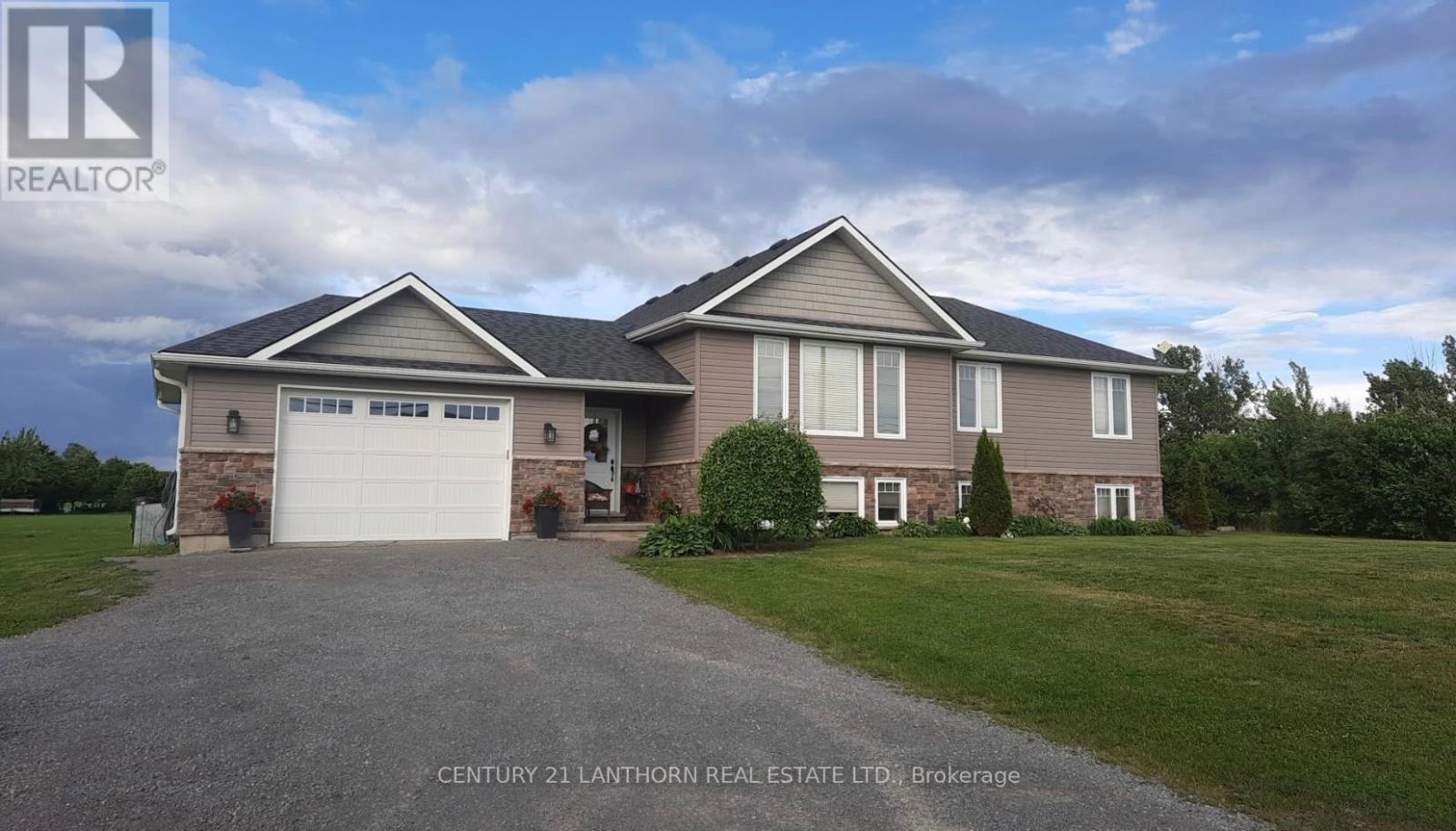20846 Loyalist Parkway, Prince Edward County, Ontario K0K 1T0 - Photo 2 - X12593020