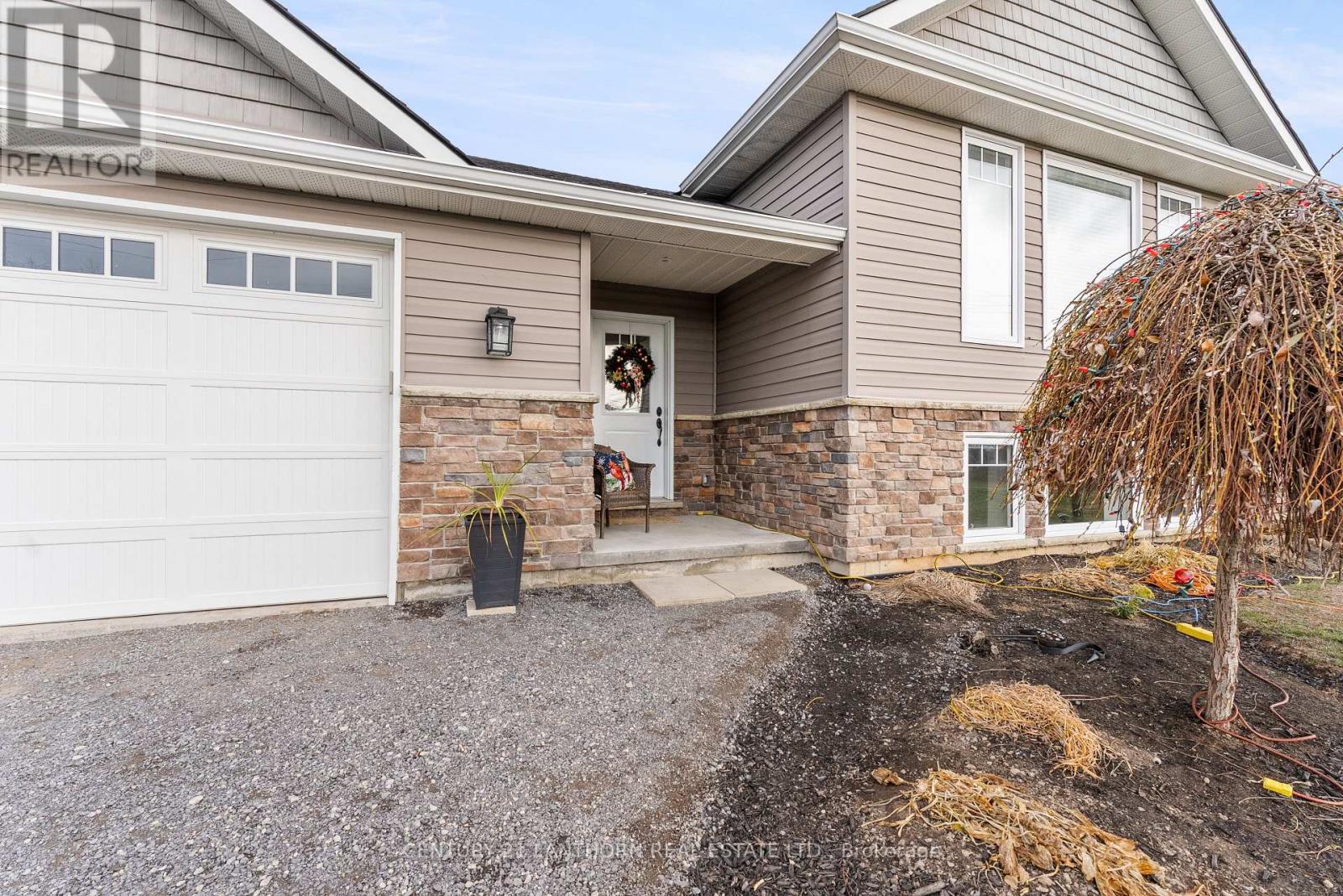 20846 Loyalist Parkway, Prince Edward County, Ontario K0K 1T0 - Photo 4 - X12593020