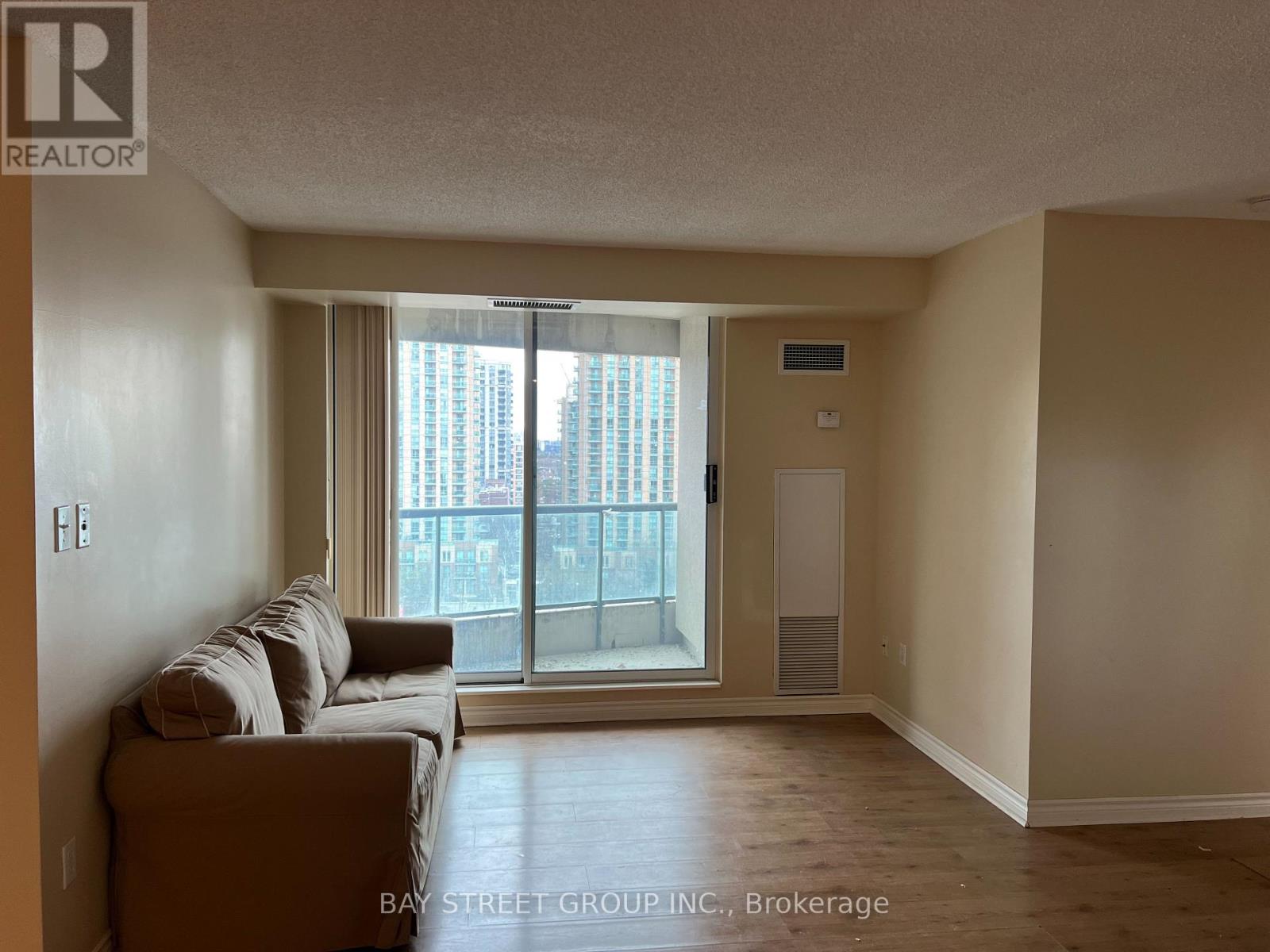 1616 - 7 Lorraine Dr. Drive N, Toronto, Ontario  M2N 7H2 - Photo 2 - C12592970