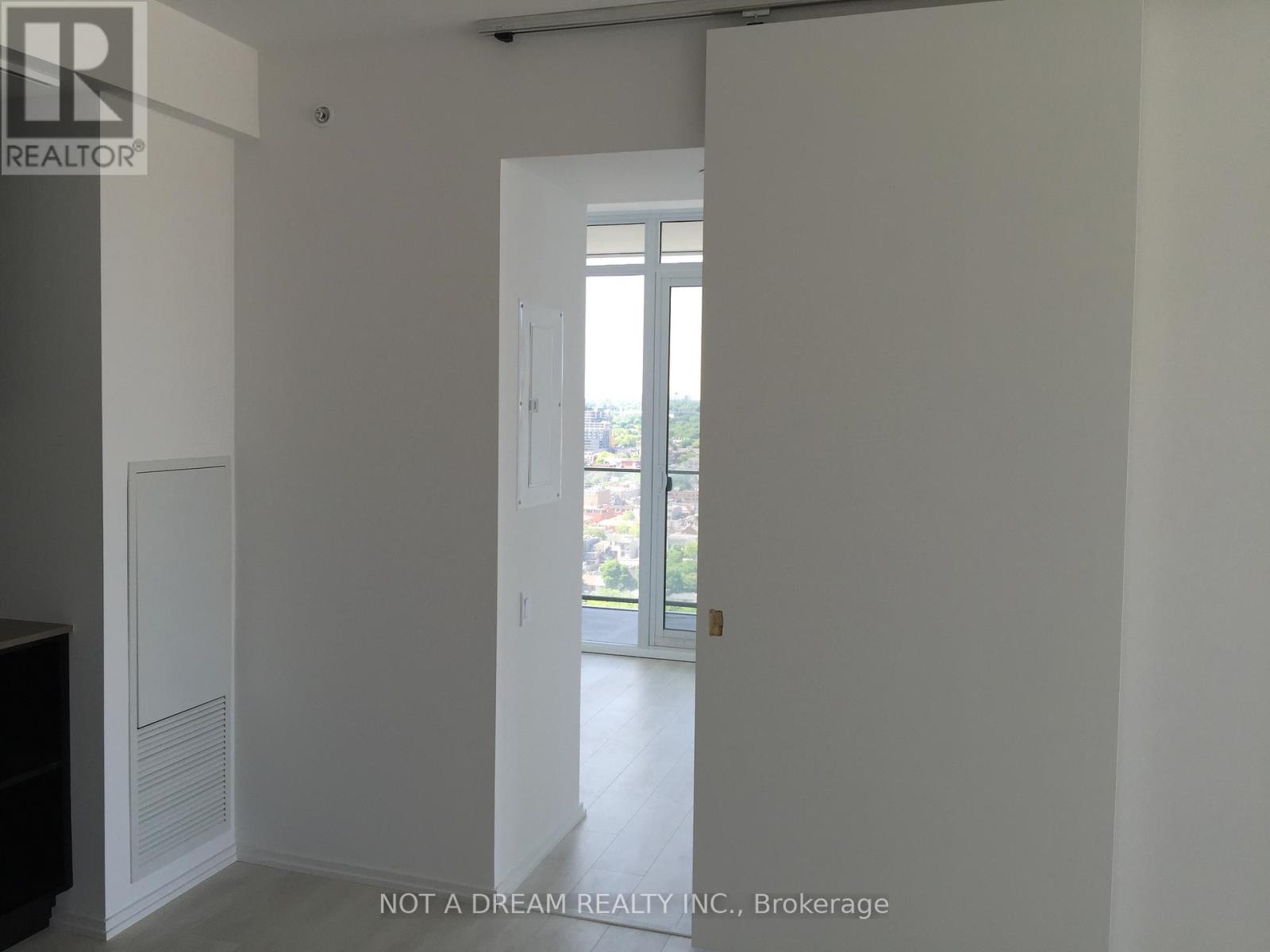 2408 - 125 Peter Street, Toronto, Ontario M5V 0M2 - Photo 8 - C12592978