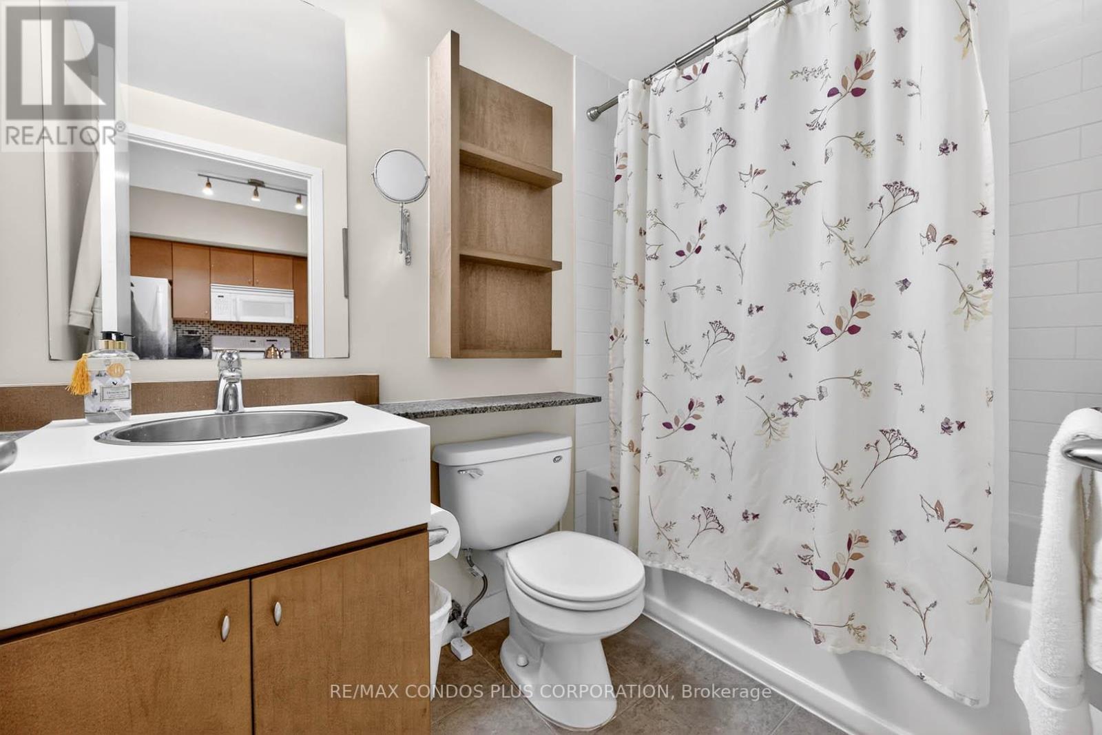 605 - 35 Mariner Terrace, Toronto, Ontario M5V 3V9 - Photo 22 - C12593016