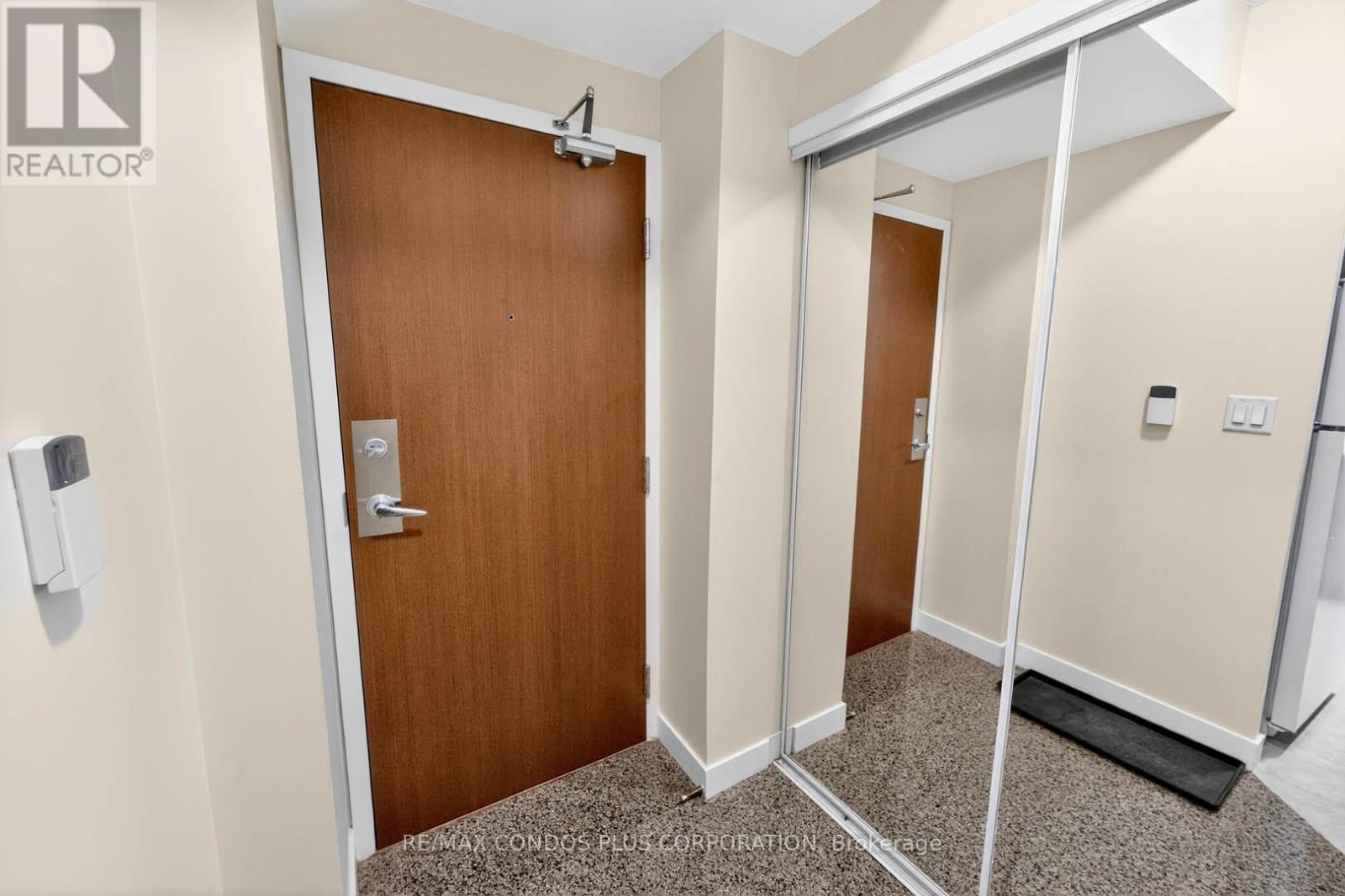 605 - 35 Mariner Terrace, Toronto, Ontario M5V 3V9 - Photo 8 - C12593016