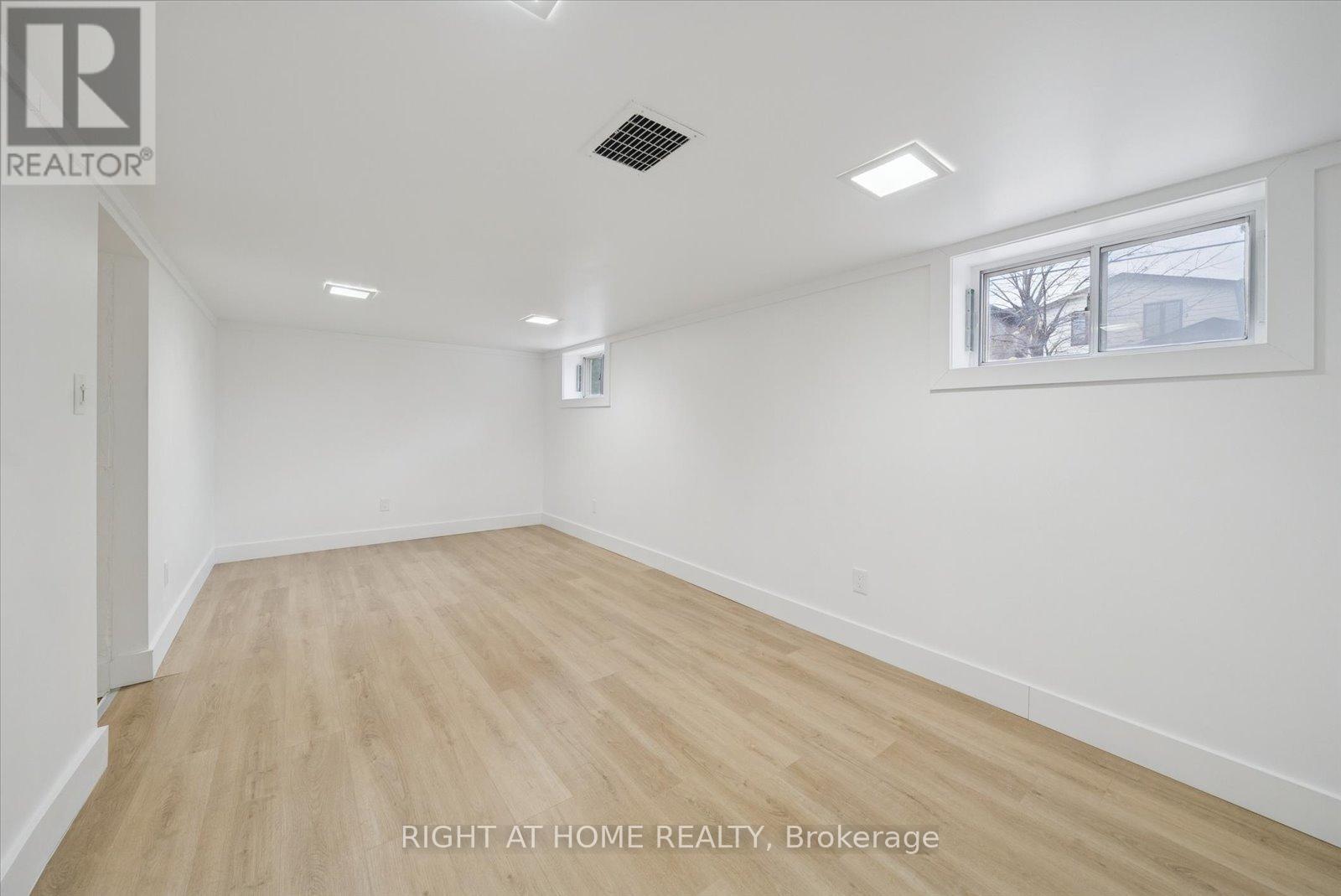 17 Yardley Avenue, Toronto, Ontario  M4B 2A7 - Photo 20 - E12592966