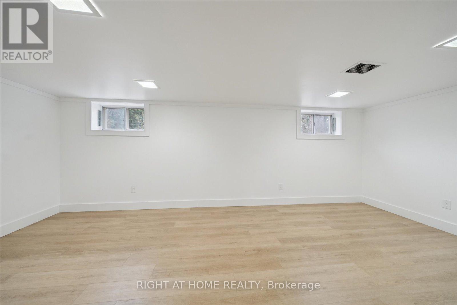 17 Yardley Avenue, Toronto, Ontario  M4B 2A7 - Photo 21 - E12592966