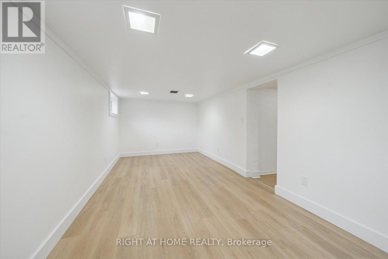 17 Yardley Avenue, Toronto, Ontario  M4B 2A7 - Photo 22 - E12592966