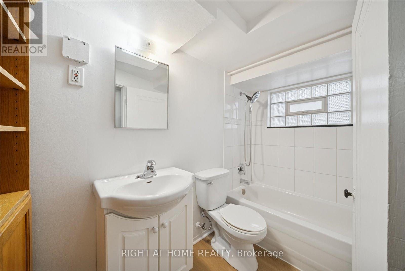 17 Yardley Avenue, Toronto, Ontario  M4B 2A7 - Photo 23 - E12592966