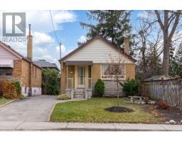 17 YARDLEY AVENUE, Toronto, Ontario