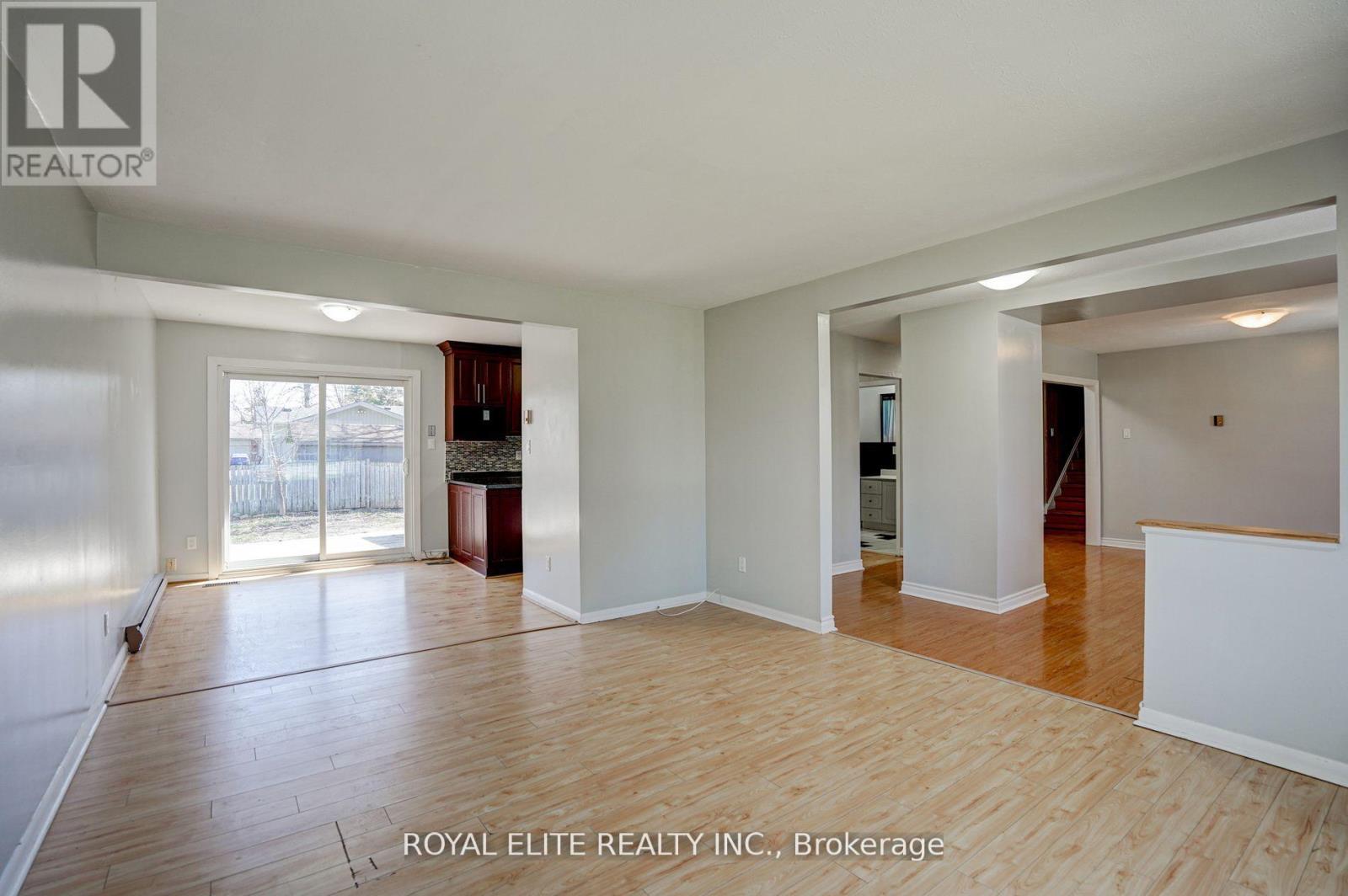 339 Winnifred Drive, Georgina, Ontario L4P 3B6 - Photo 6 - N12593014