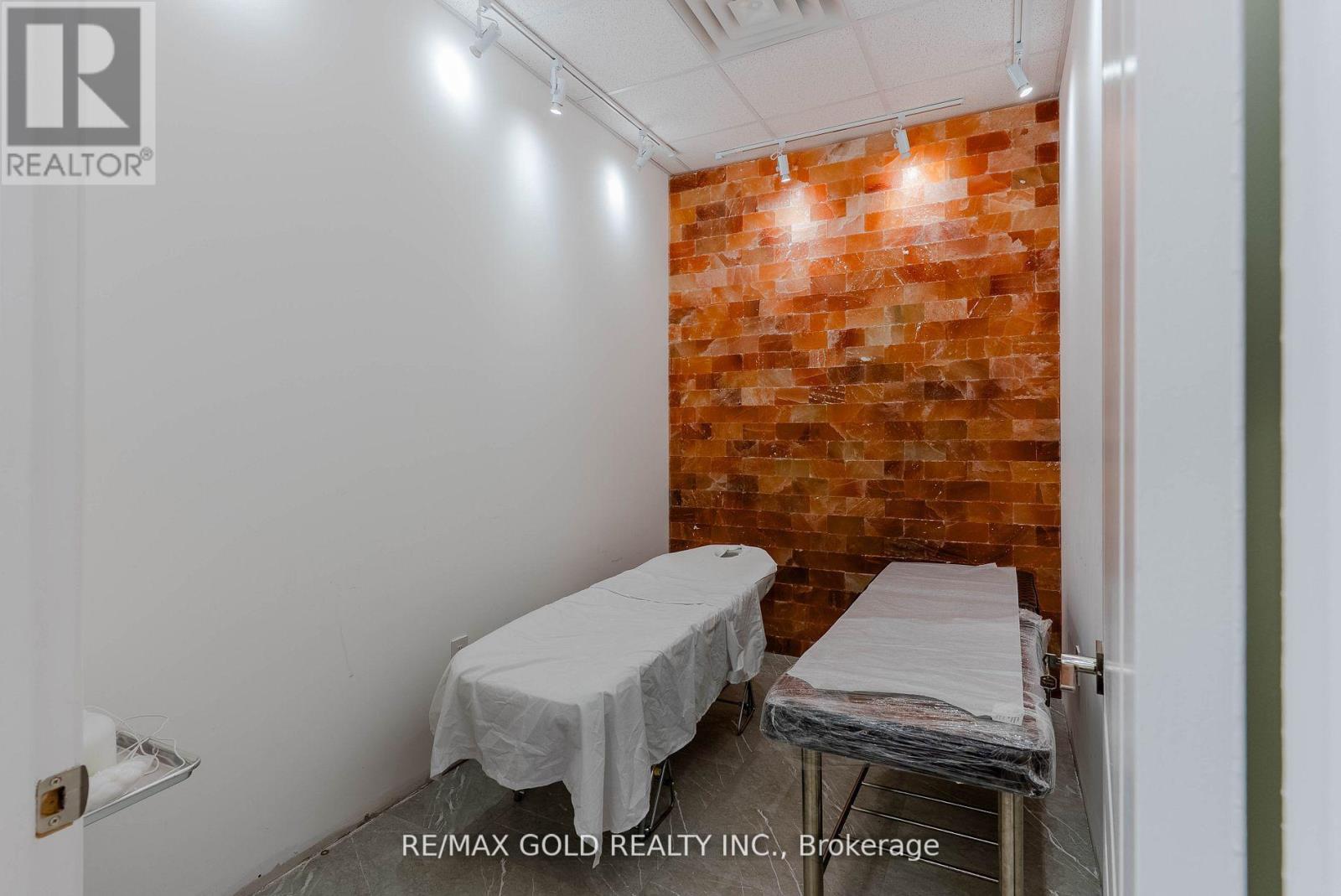 10 - 11655 Mcvean Drive, Brampton, Ontario L6P 4N5 - Photo 5 - W12592988