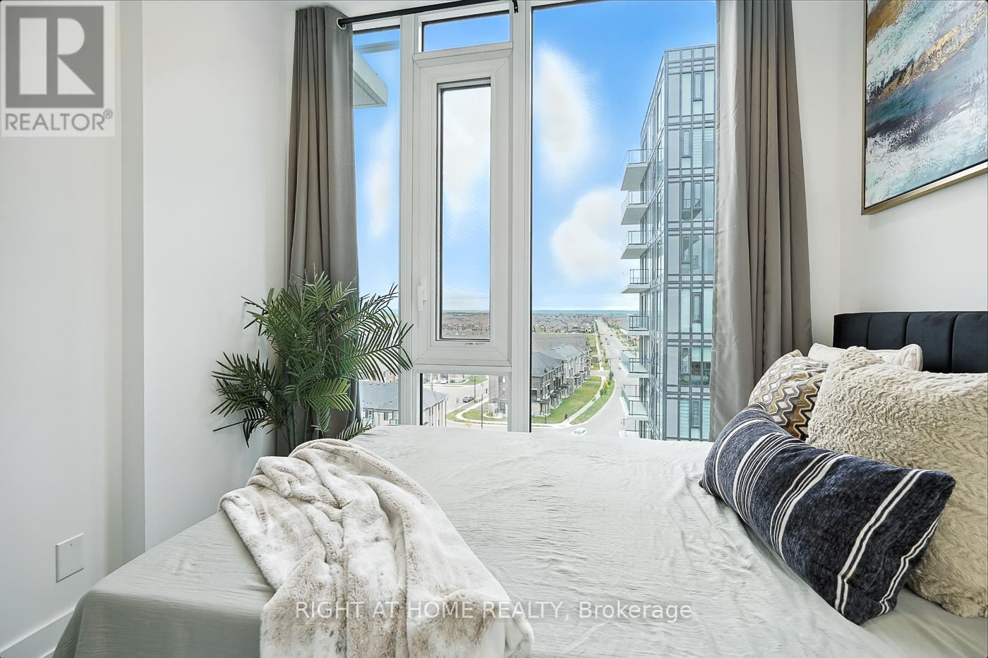 803 - 215 Veterans Drive S, Brampton, Ontario L7A 4S6 - Photo 32 - W12592990