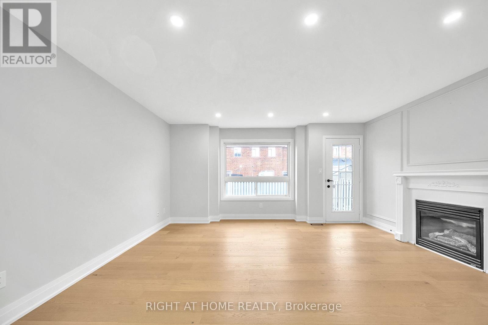 151 Luella Crescent, Brampton, Ontario  L7A 3J4 - Photo 12 - W12592996