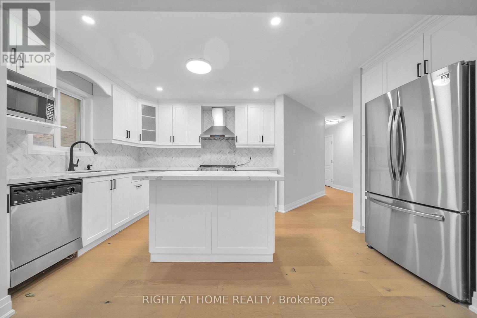 151 Luella Crescent, Brampton, Ontario  L7A 3J4 - Photo 14 - W12592996