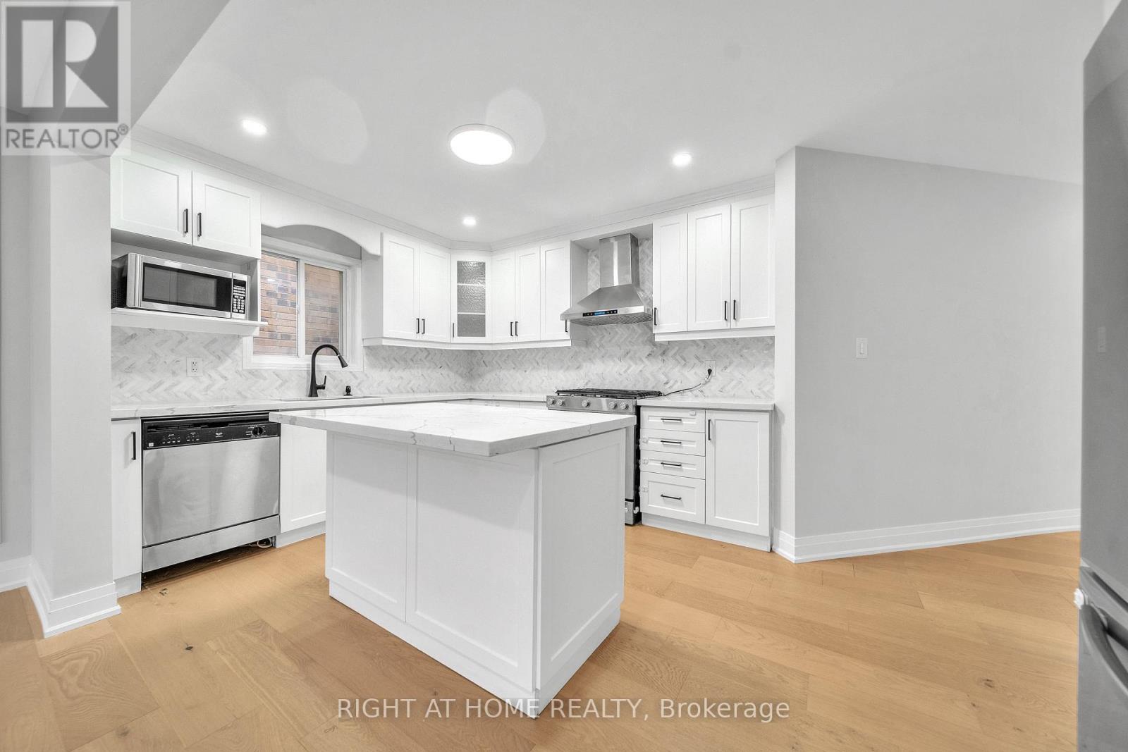 151 Luella Crescent, Brampton, Ontario  L7A 3J4 - Photo 15 - W12592996