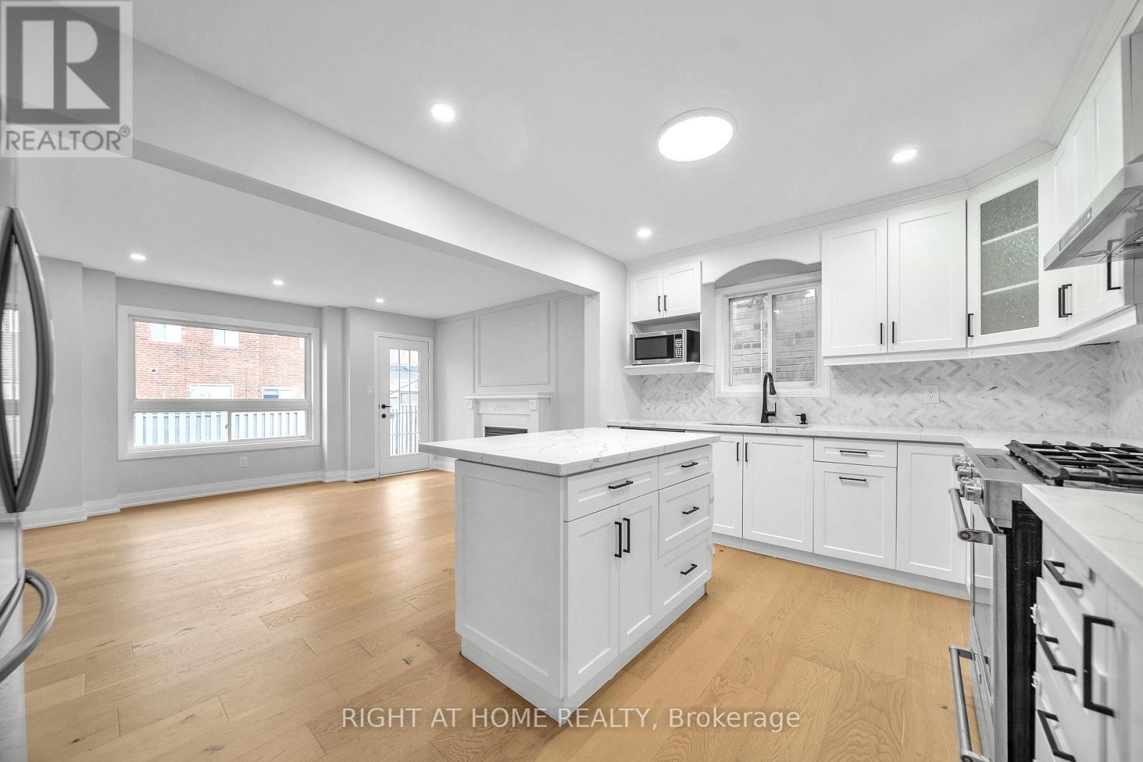 151 Luella Crescent, Brampton, Ontario  L7A 3J4 - Photo 17 - W12592996