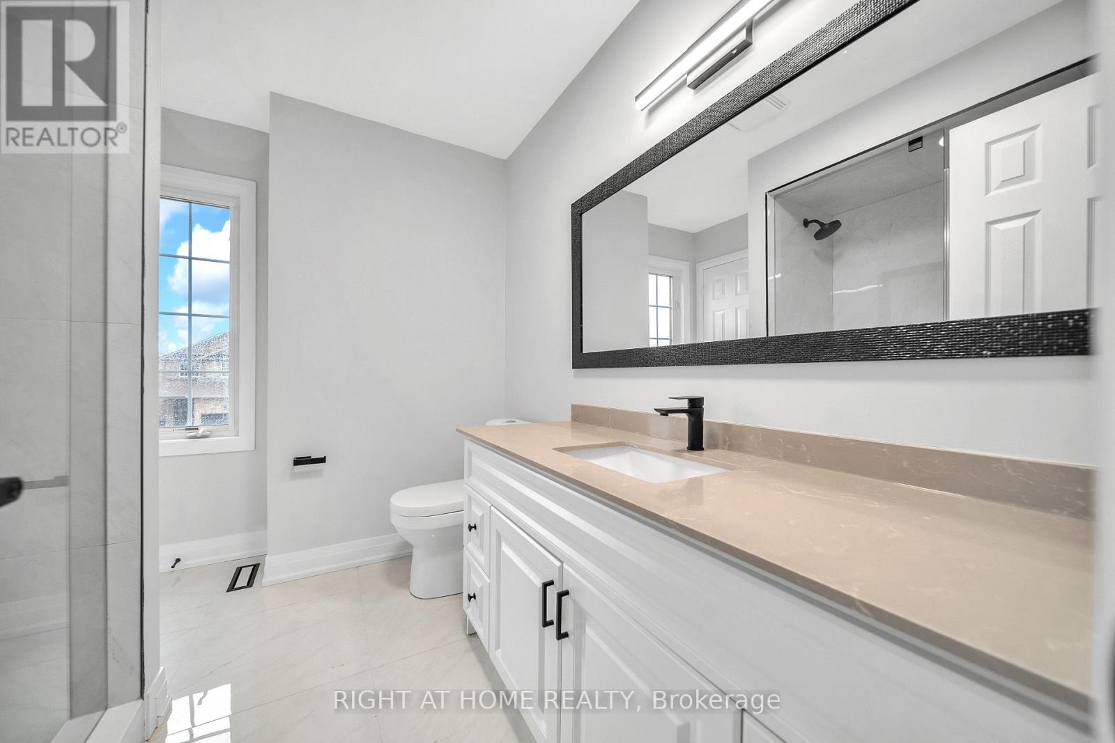 151 Luella Crescent, Brampton, Ontario  L7A 3J4 - Photo 18 - W12592996