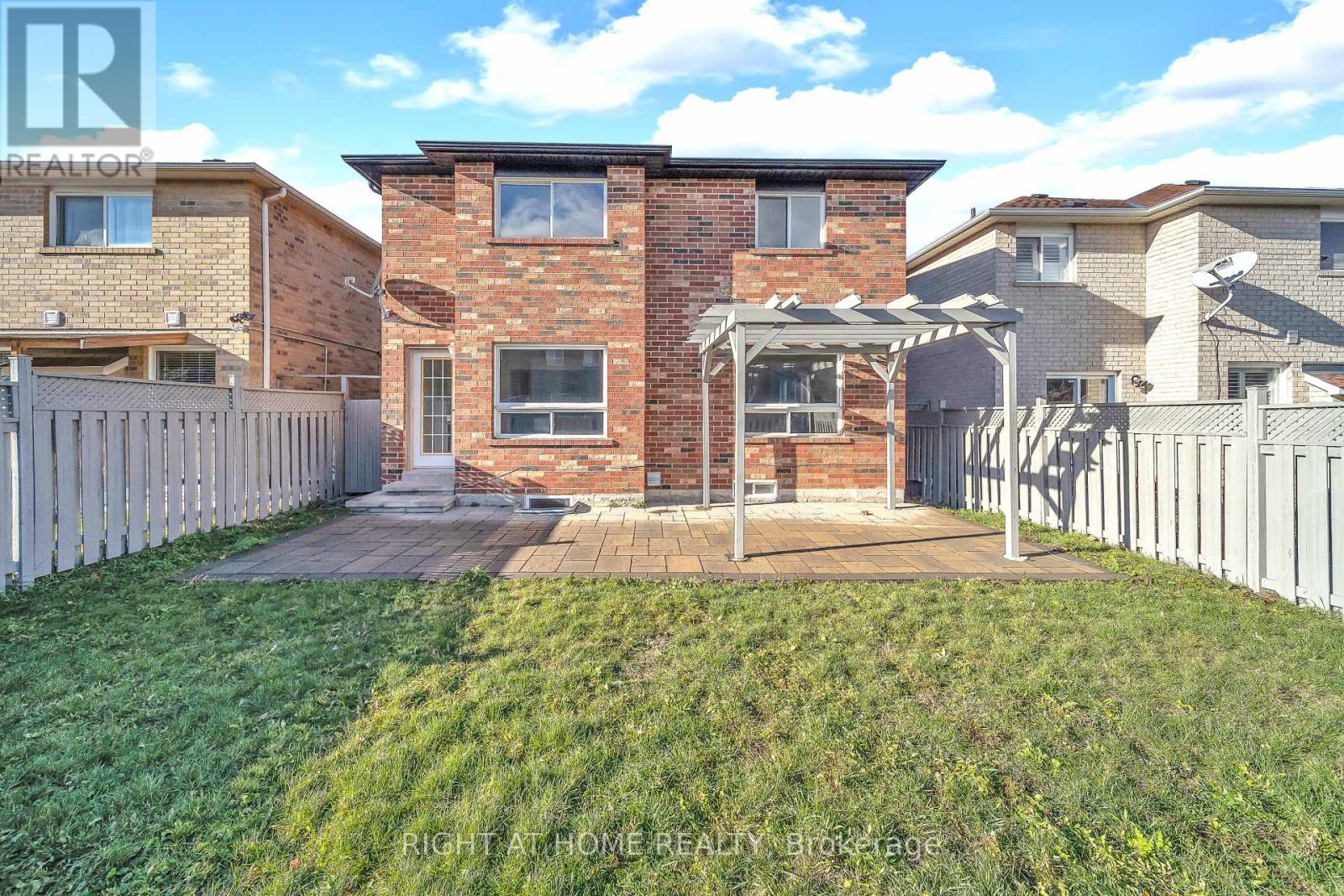 151 Luella Crescent, Brampton, Ontario  L7A 3J4 - Photo 33 - W12592996