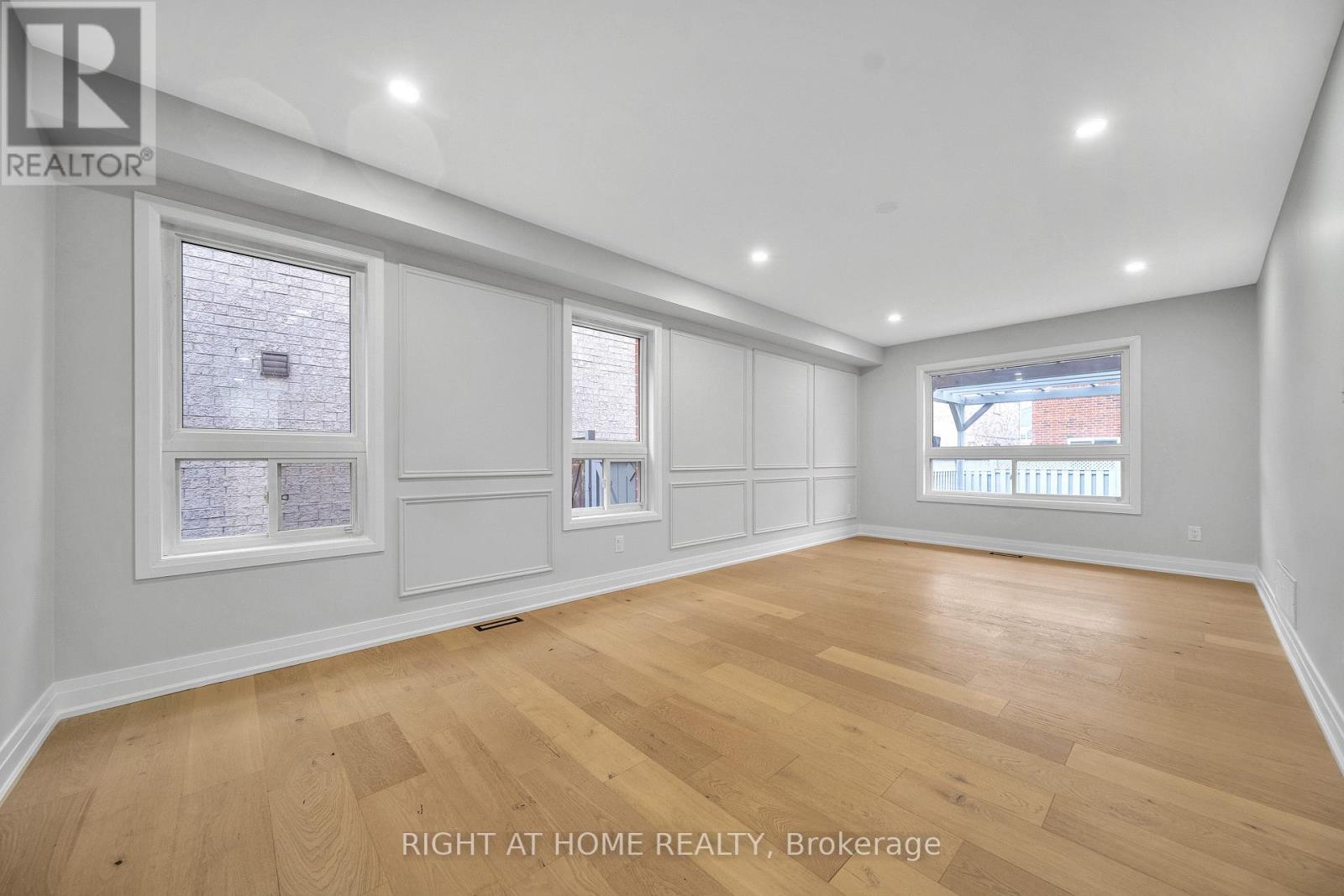 151 Luella Crescent, Brampton, Ontario  L7A 3J4 - Photo 8 - W12592996