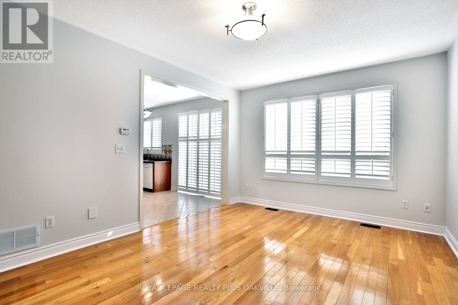 2565 Falkland Crescent, Oakville, Ontario  L6M 4X9 - Photo 11 - W12593018