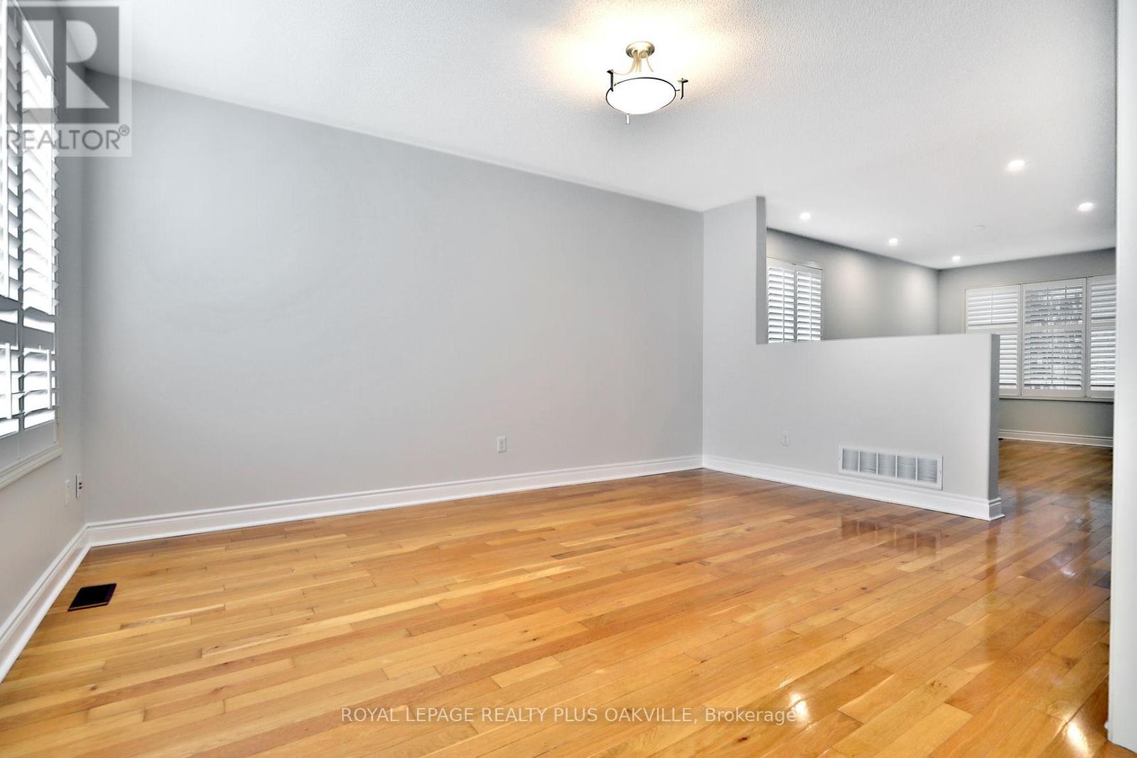 2565 Falkland Crescent, Oakville, Ontario  L6M 4X9 - Photo 12 - W12593018