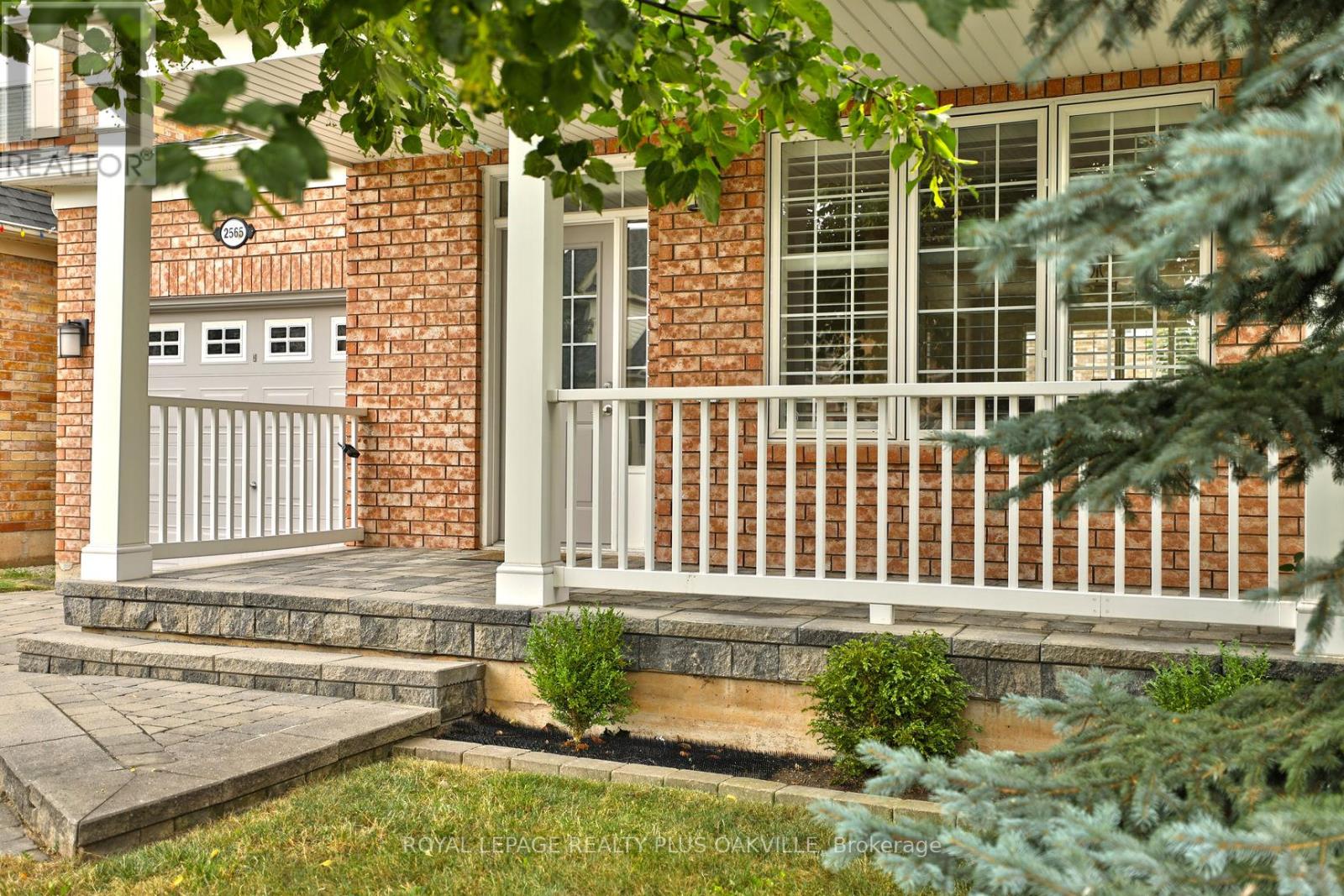 2565 Falkland Crescent, Oakville, Ontario  L6M 4X9 - Photo 3 - W12593018