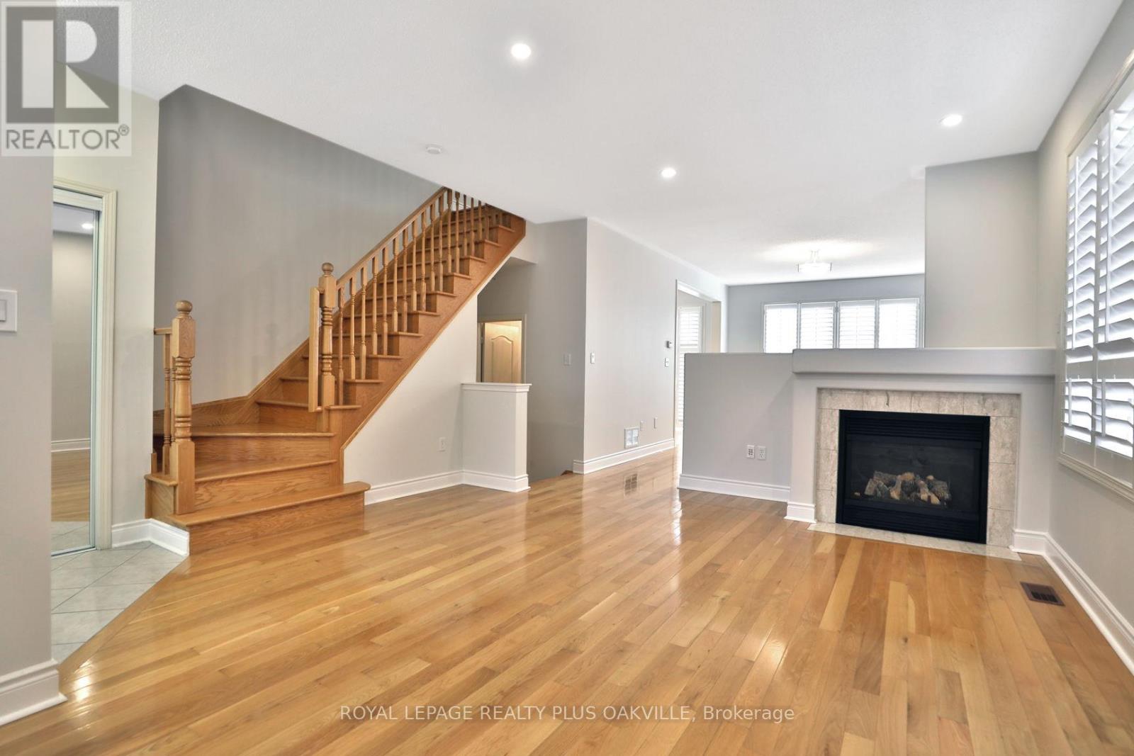 2565 Falkland Crescent, Oakville, Ontario  L6M 4X9 - Photo 8 - W12593018