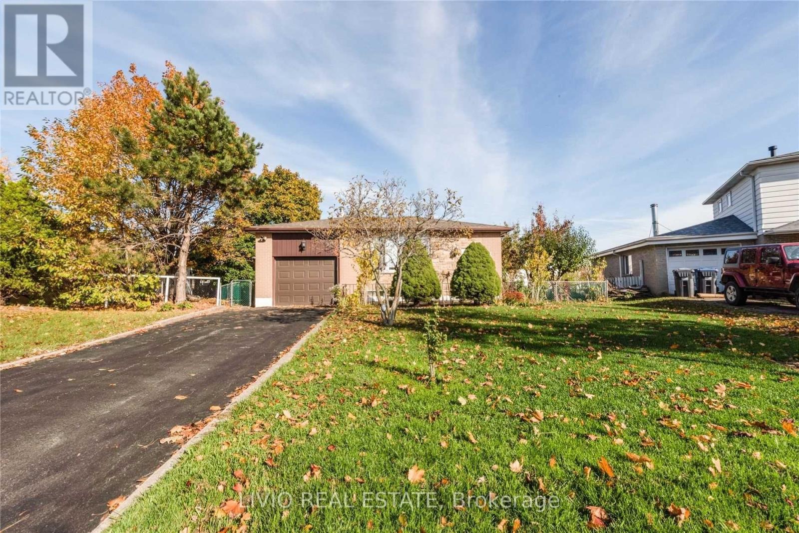 12 FINSBURY DRIVE, Brampton, Ontario