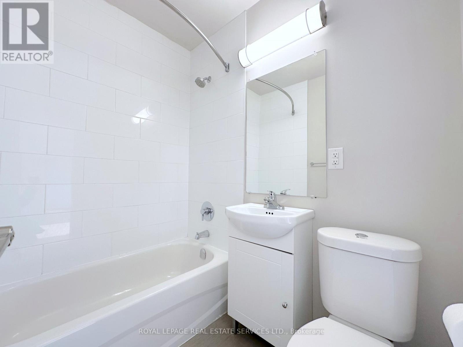 407 - 437 Glen Park Avenue, Toronto, Ontario  M6B 2E8 - Photo 8 - W12593028