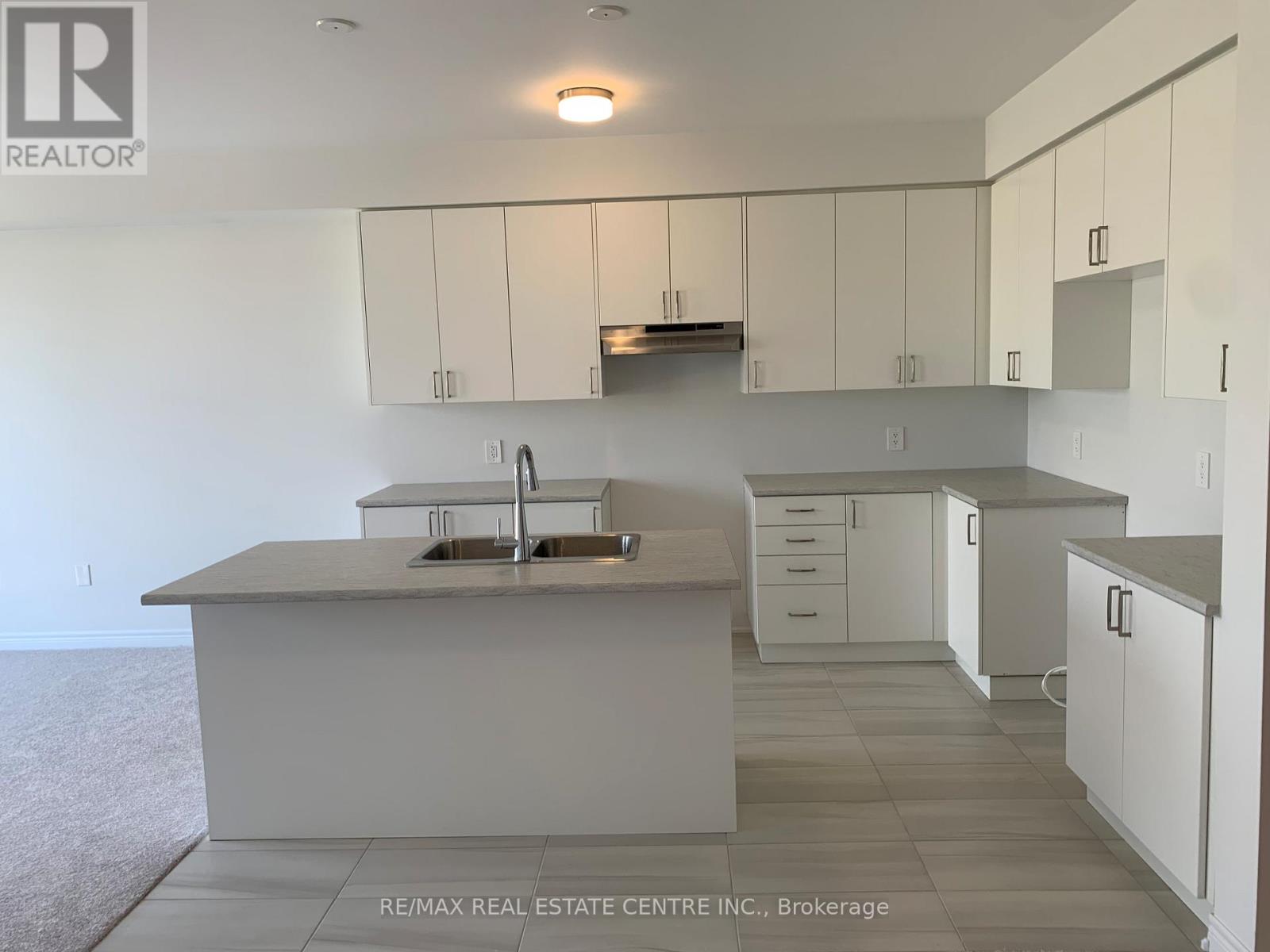 88 Edminston Drive, Centre Wellington, Ontario N1M 0J1 - Photo 8 - X12592968