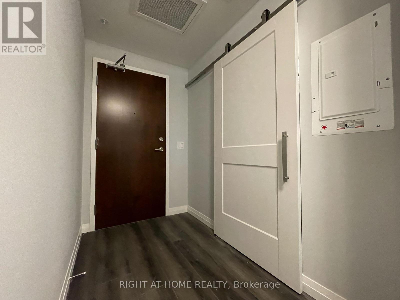 312 - 108 Garment Street, Kitchener, Ontario N2G 2B3 - Photo 2 - X12592980