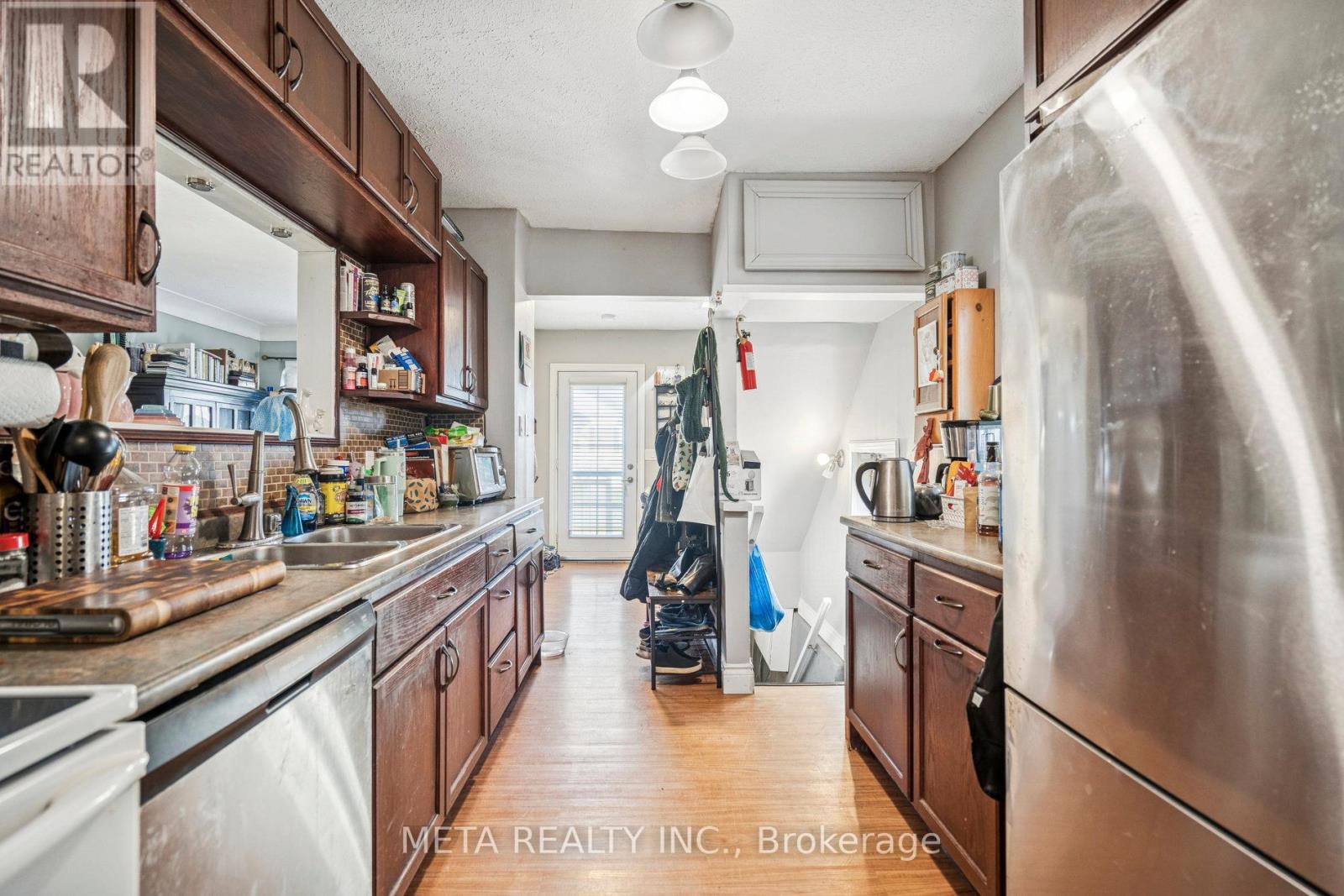 29 Ann Street, Thorold, Ontario  L2V 2J4 - Photo 3 - X12593012