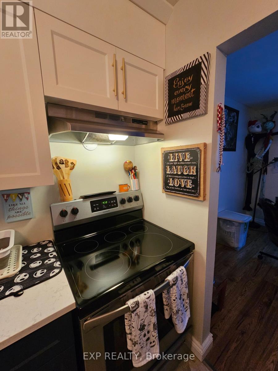 626 Laurier Boulevard, Brockville, Ontario K6V 6P1 - Photo 11 - X12593050