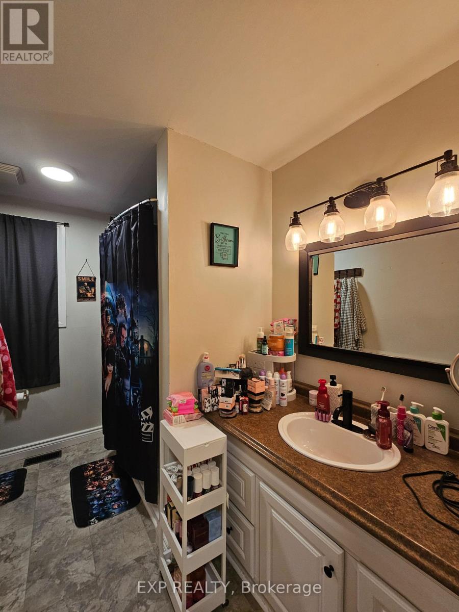 626 Laurier Boulevard, Brockville, Ontario K6V 6P1 - Photo 13 - X12593050