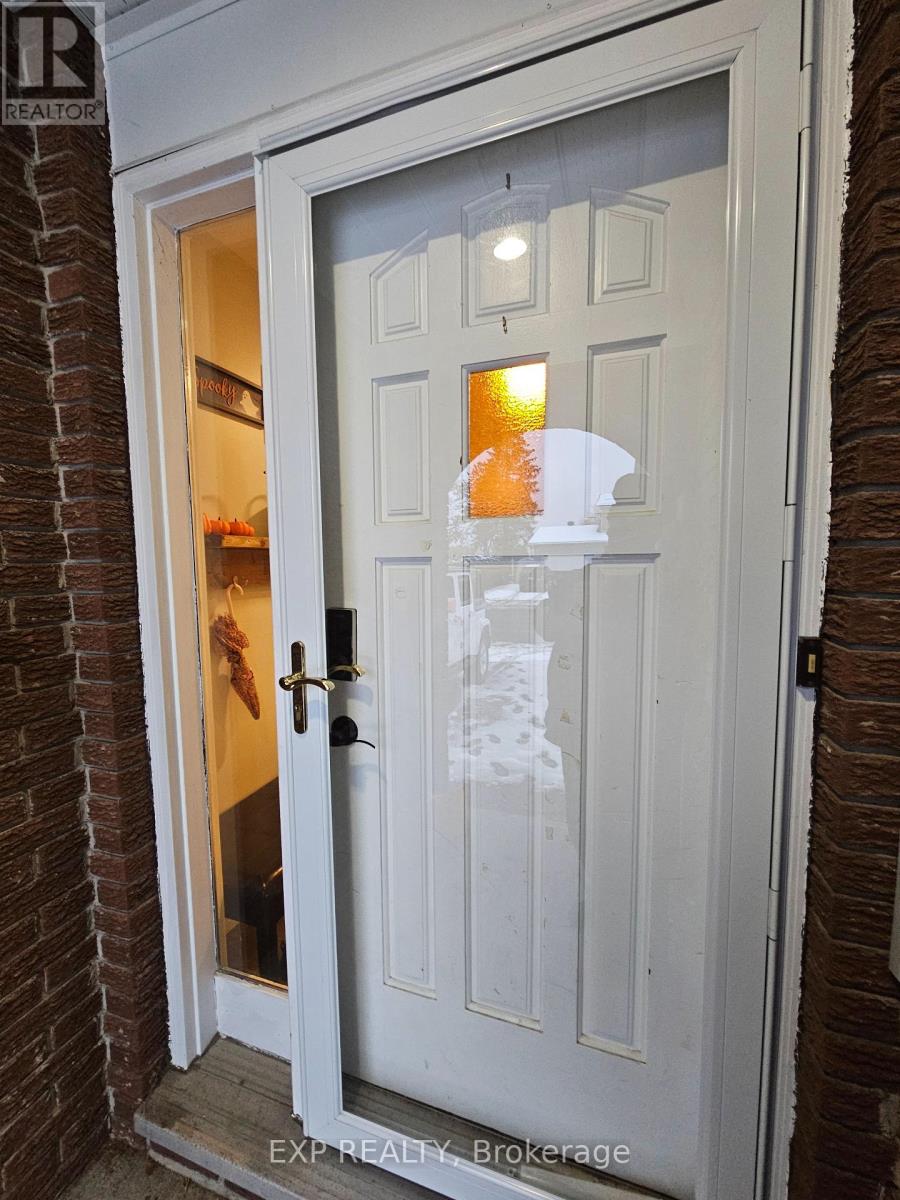 626 Laurier Boulevard, Brockville, Ontario K6V 6P1 - Photo 2 - X12593050