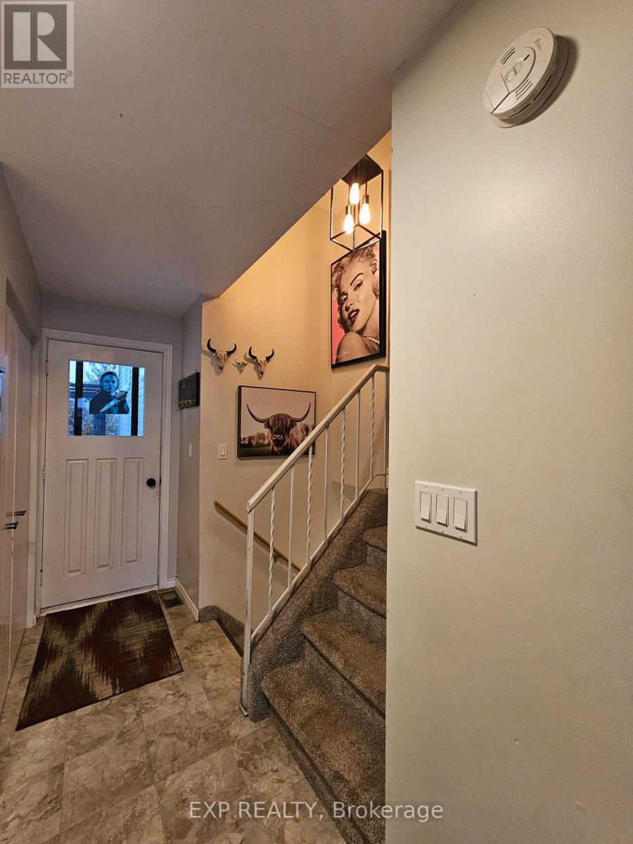 626 Laurier Boulevard, Brockville, Ontario K6V 6P1 - Photo 3 - X12593050